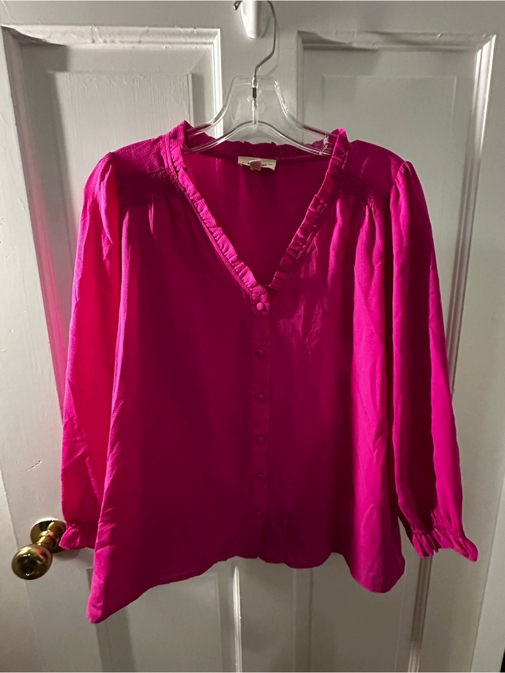 Womens Bright Fuchsia Button-Front Ruffle V-Neck Blouse
